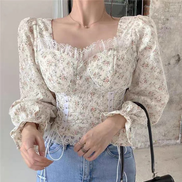 Spring style, floral blouse with lace square collar, short long-sleeve top