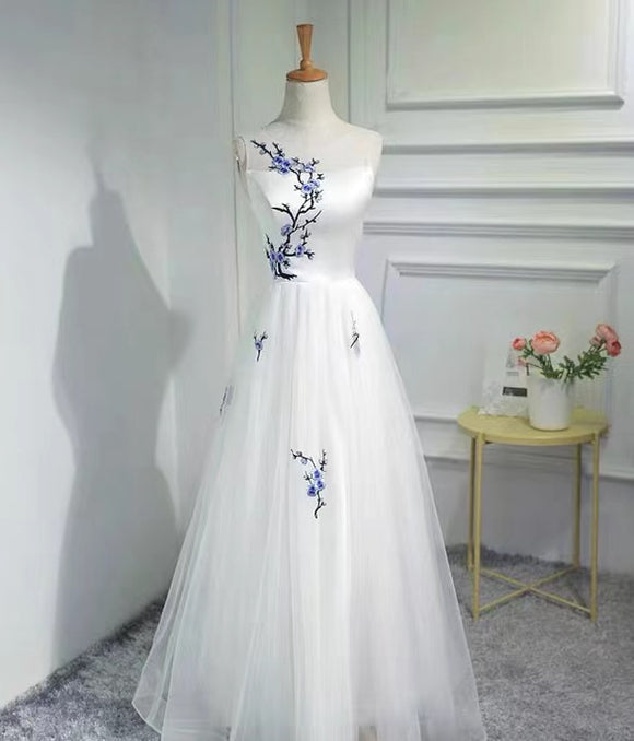 Simple Women Fashion White Embroidery prom dress Tulle Long Prom Evening Dresses